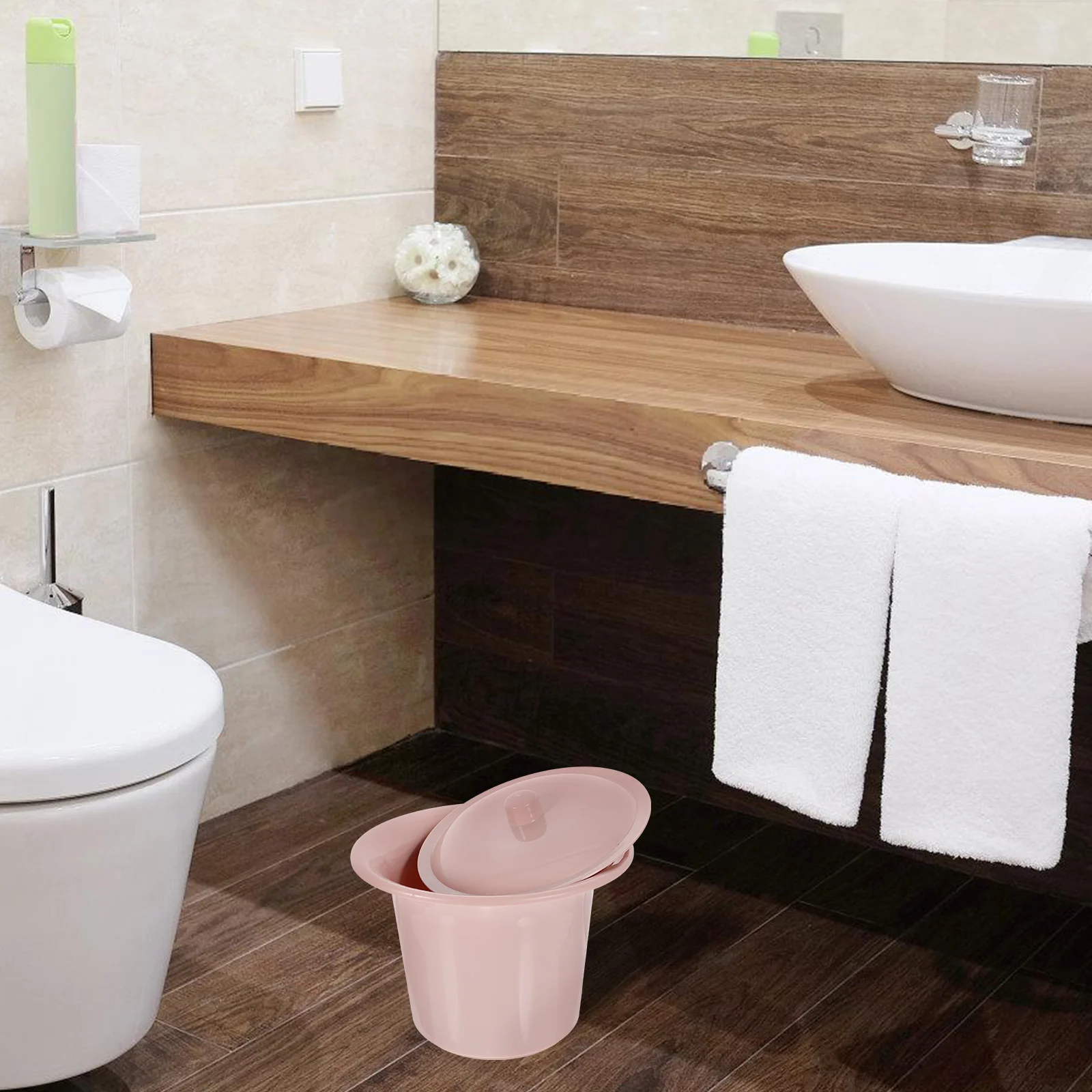 

1pc Plastic Spittoon Premium Durable Bedpan for Children Elders Lightweight Compact Easy Carry Lid No Smell Practical