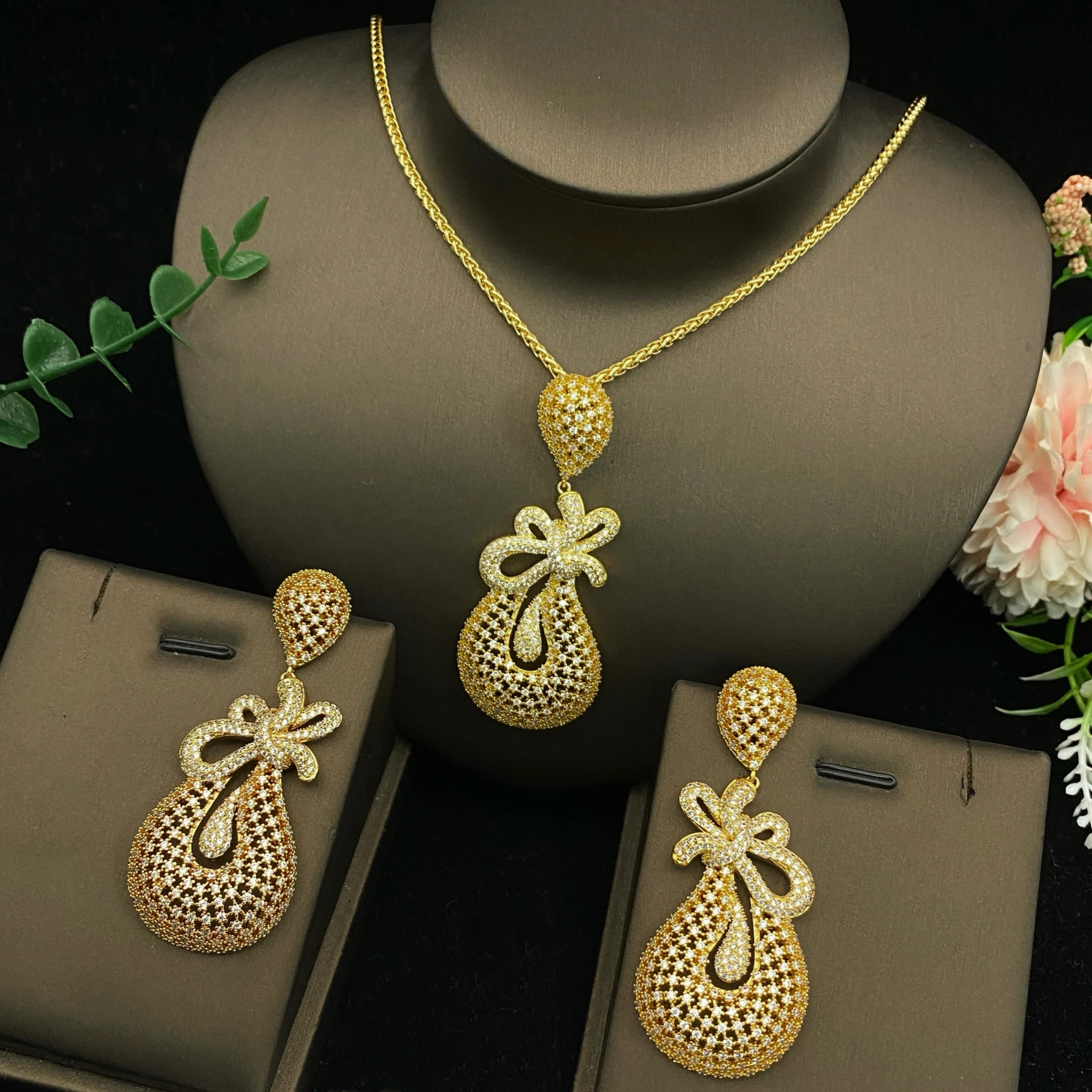 

JRH 2PCS Gold Plated Oval Hollow Out Necklace Earrings Set with Zircon Women's Jewelry Bridal Gift Valentine's Day