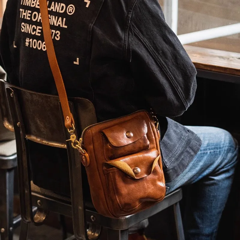 Imagem -02 - Bolsa Tiracolo de Couro Genuíno Artesanal para Homens Bolsa de Ombro Pequena Designer Vintage de Alta Qualidade Couro de Vaca Real ao ar Livre Fim de Semana Festa