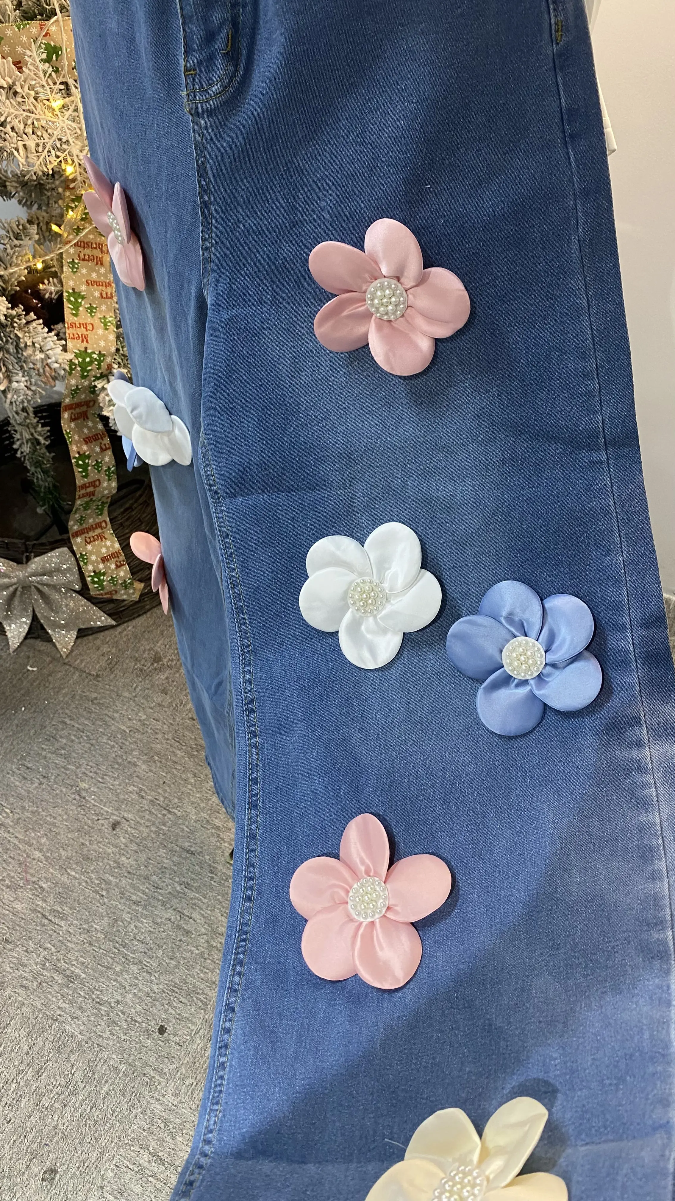 เสื้อยืดลายดอกไม้ 3 มิติ แฟชั่นไซส์ใหญ่ ฤดูร้อน 2025 + กางเกงยีนส์ทรงตรงประดับเพชรหลากสี-GZMM511