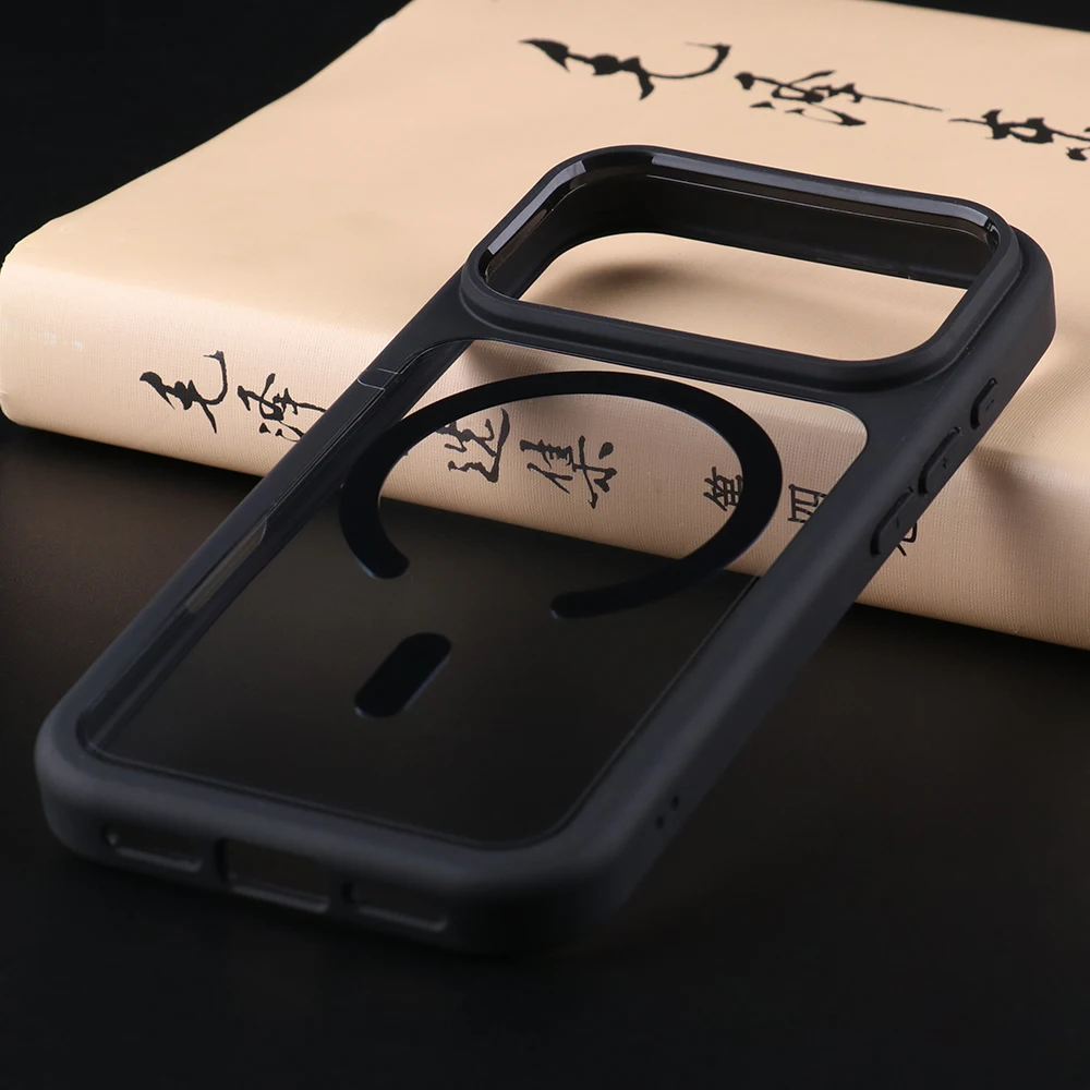 UGOjP Case For iPhone 17 Pro Transparent Magnetic Case MagSafe For Wireless Charger Phone Case Men W