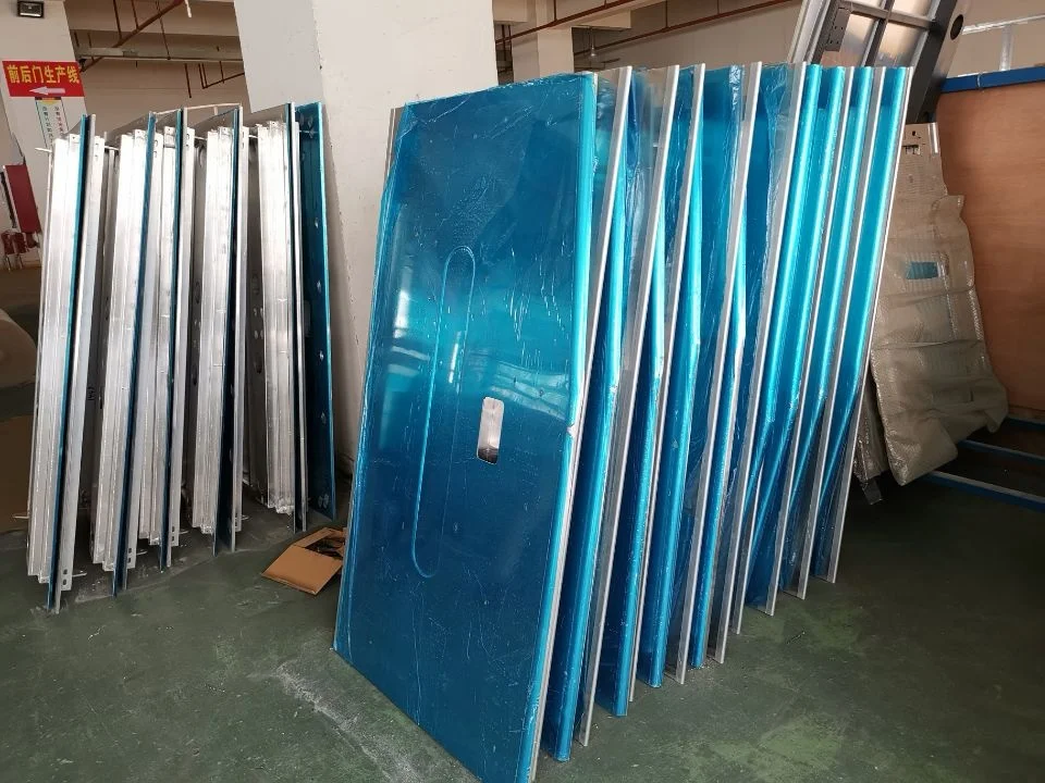 مجموعات أبواب كابينة الحافلة المعدنية المصنوعة من الألومنيوم المخصصة/باب كابينة ألومنيوم للمدرب