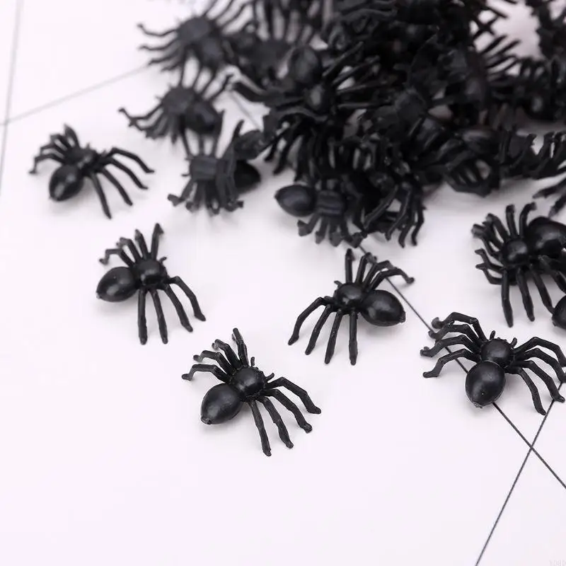Y08d 50 pcs kecil plastik hitam laba -laba palsu mainan lucu lelucon prank prank Halloween deco