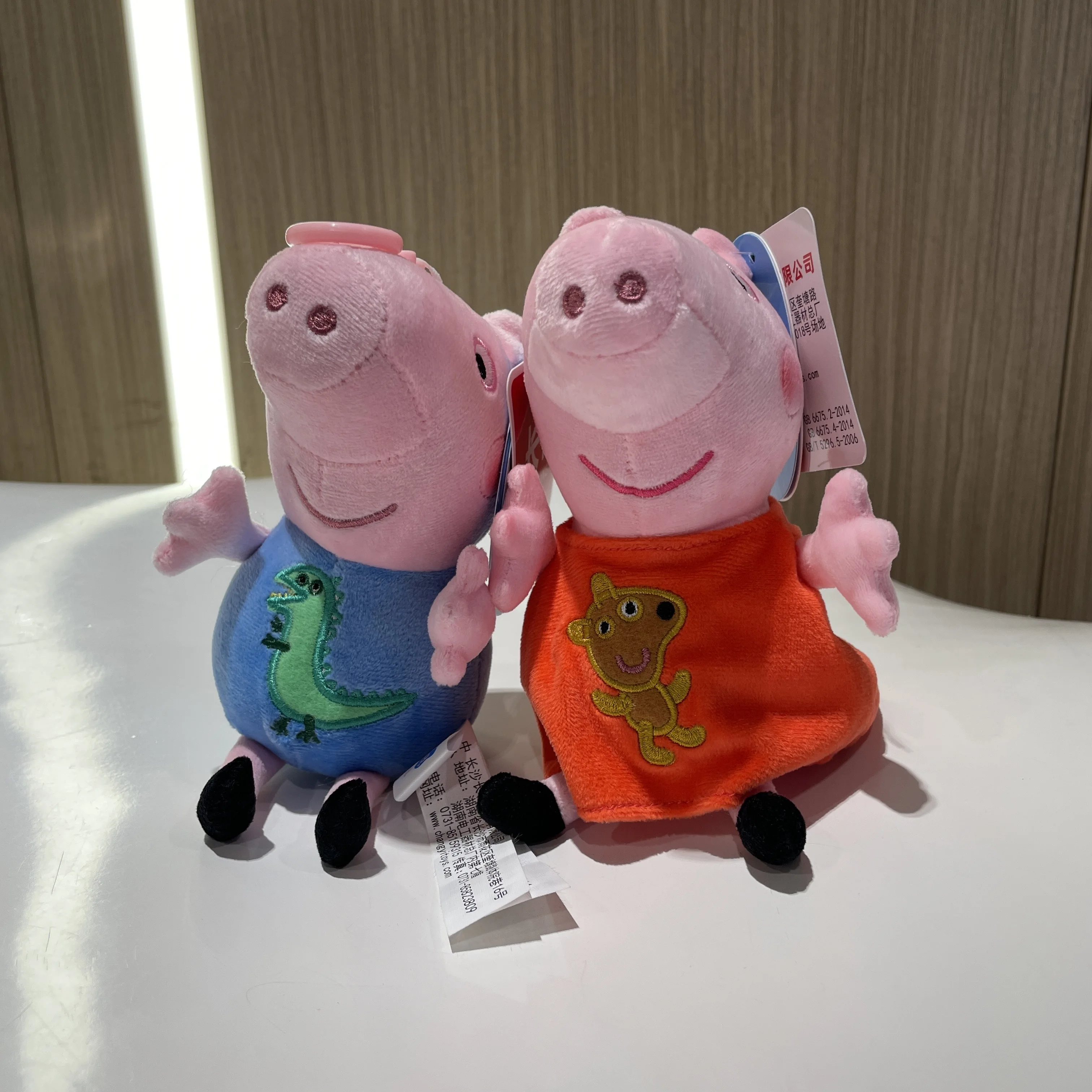 19 cm véritable Peppa Pig jouets en peluche George ours en peluche Mr dinosaure dessin animé Figure en peluche jouets enfants cadeau de noël jouet