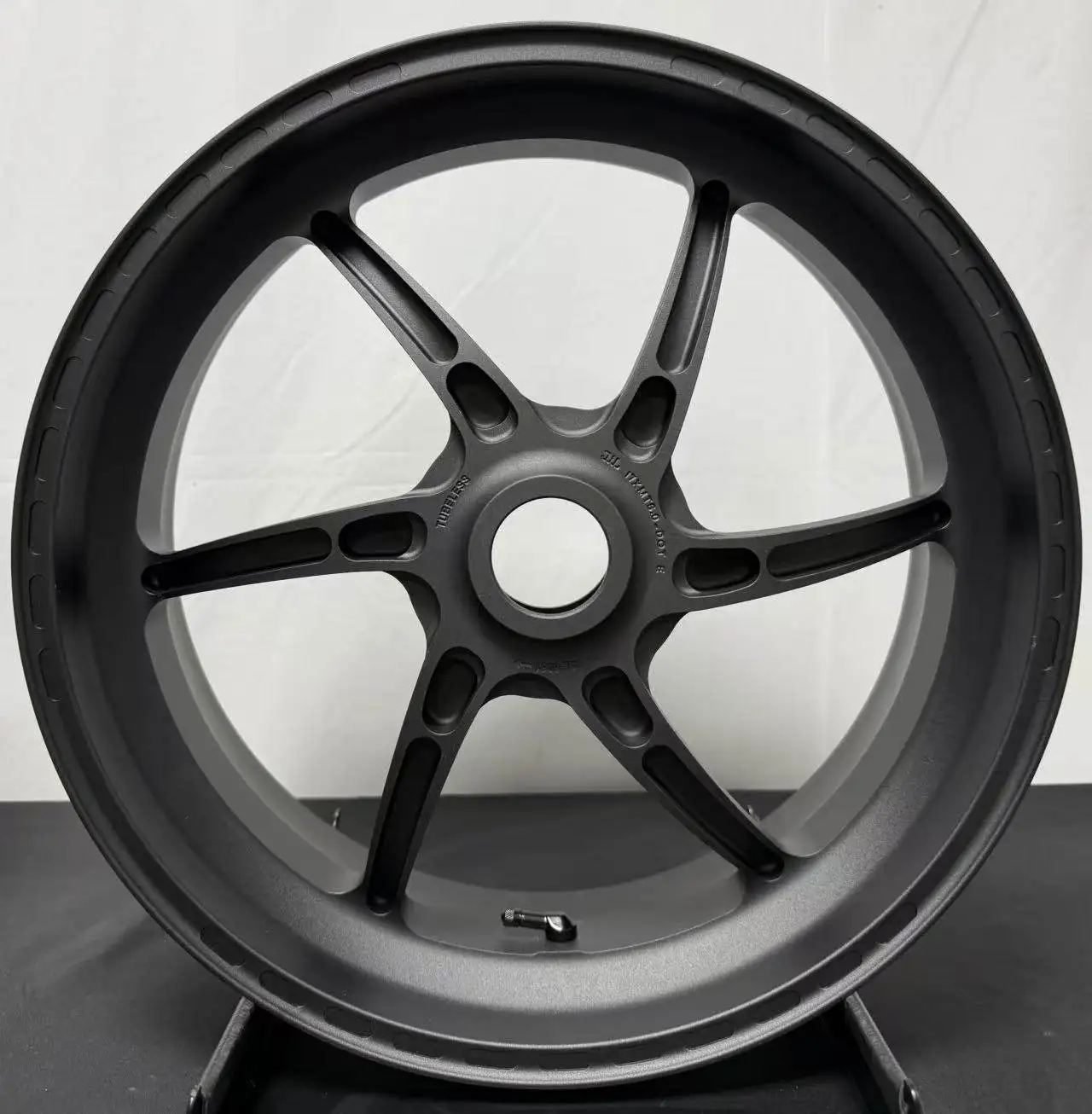 Suitable for KTM 1290 Super Duke R Forged Modified Racing Motorcycle Wheel Rim Front Rear 17 Inch Manufacturer Wheel Hub