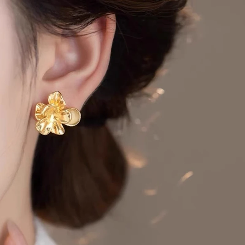 المرأة الفاخرة المتخصصة تصميم الذهبي البتلة الأقراط الفرنسية الرجعية المعادن أوبال قرط صغير زهري للنساء هدايا مجوهرات أنيقة #3