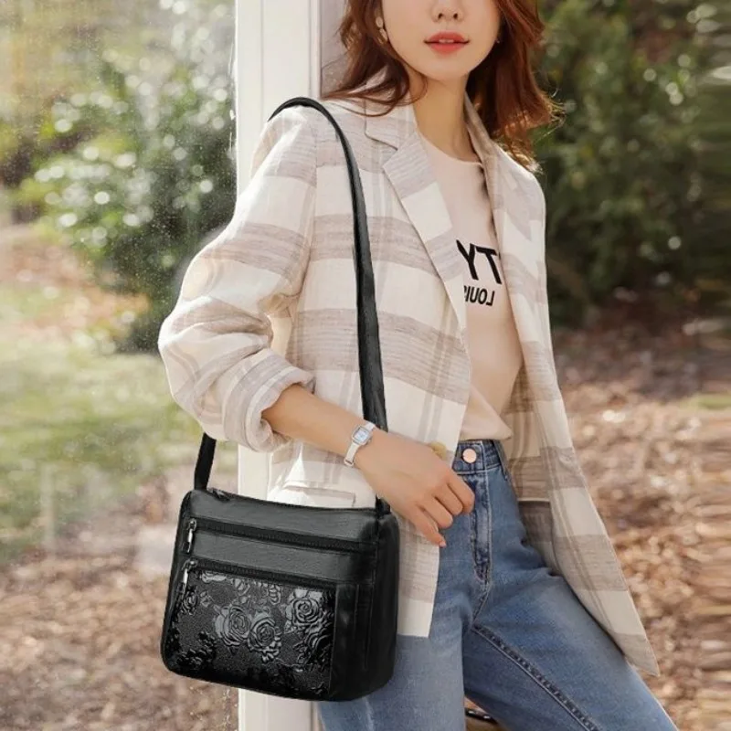 2024 New Lady Large-capacity Bag Slung Wild Soft Leather Handbag Waterproof One-shoulder Diagonal Back Grandma Knurling Bag