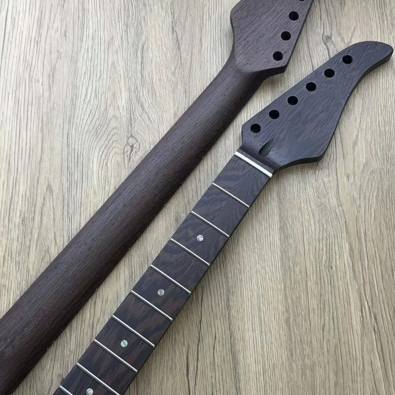 

Chicken Wing Wood ST 22-Fret Guitar Neck, 9.5'' Radius, Electric Guitar Replacement
