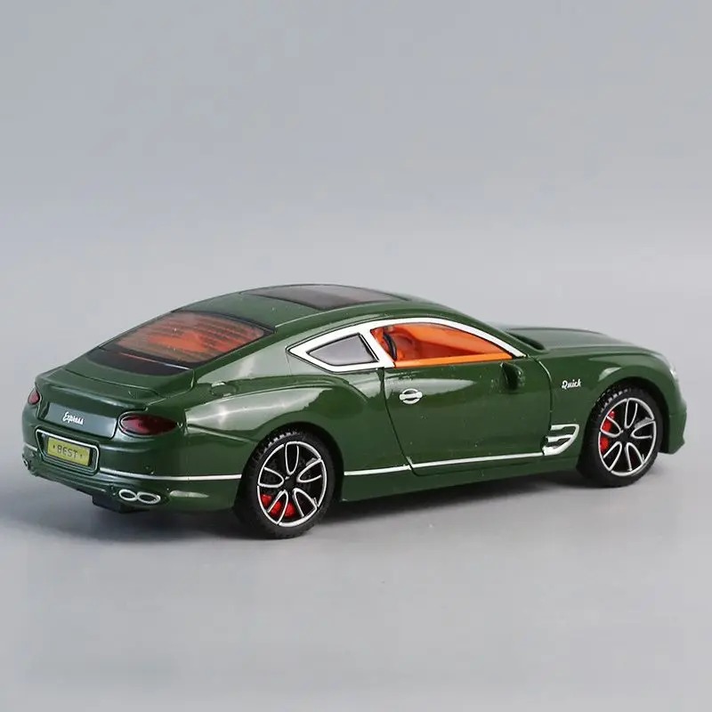 Vierdeurs automodel Kindersimulatie Speelgoedauto Traagheid Bestand tegen vallen Lichte muziek Plastic kleine auto