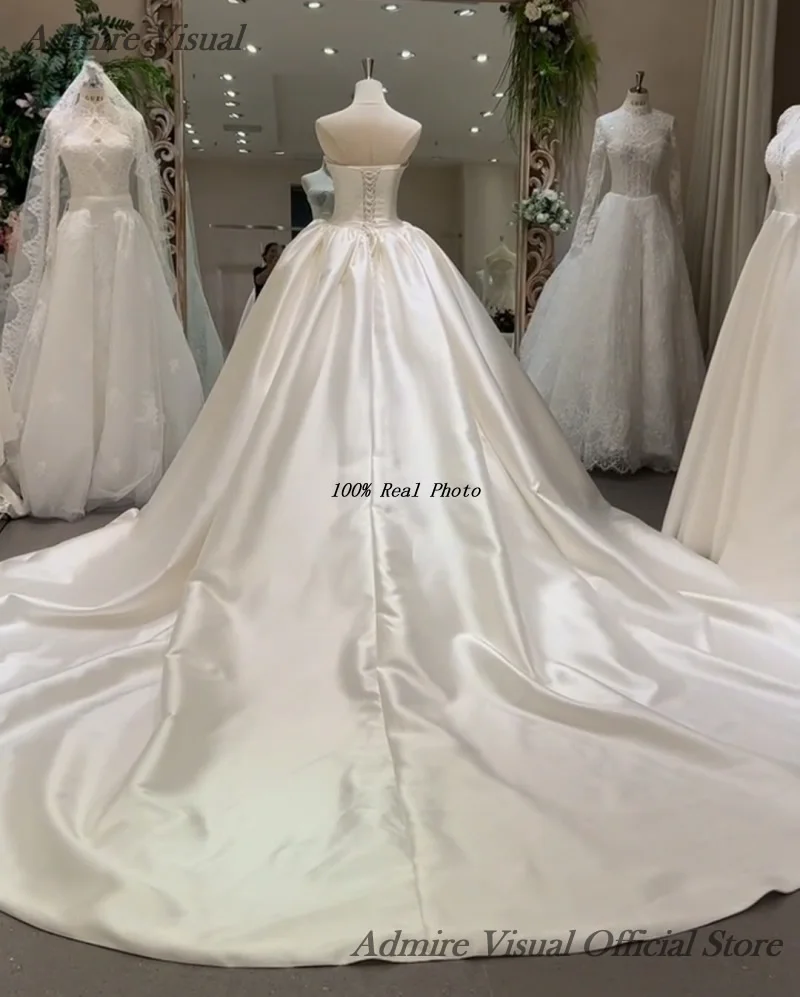Admire Visual Customized Wedding Dress A-Line Lace Sleeveless Boat Neck Neckline Basque With Big Detachable Train Bride Gowns