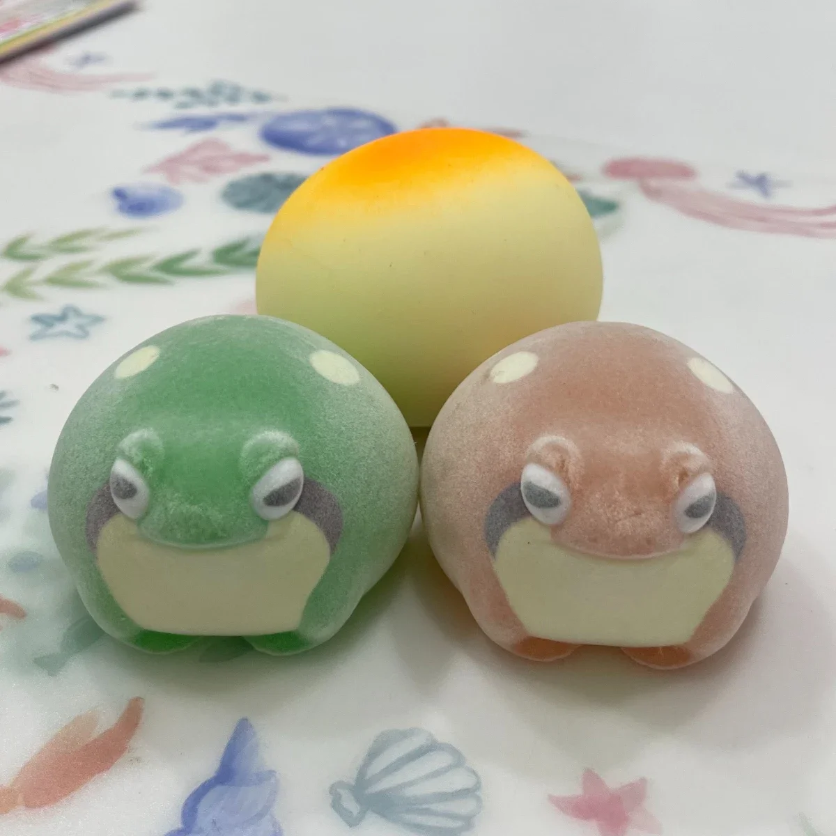 Flocking Frog Gashapon Capsule Toys Mini Soft Cute Figurines Kawaii Dolls Squeeze Anti Stress Relief Squishy Kids Birthday Gifts