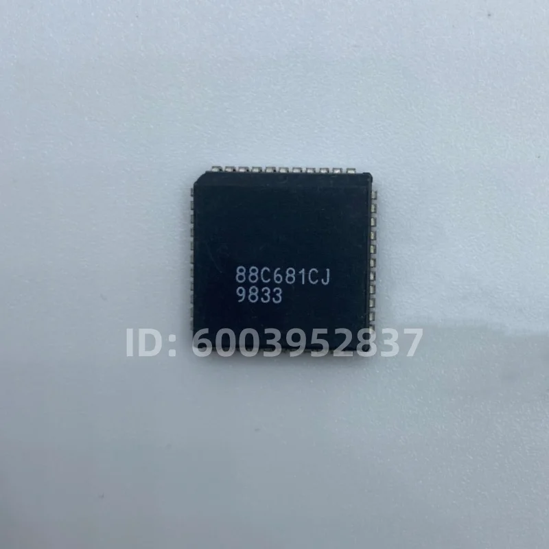 10PCS IC XR88C681CJ PLCC44 in stock