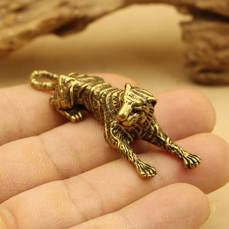 1pc Tiger 3D statua in fusione di ottone Mini figurina in metallo animale decorazioni per la casa 57*17*20mm