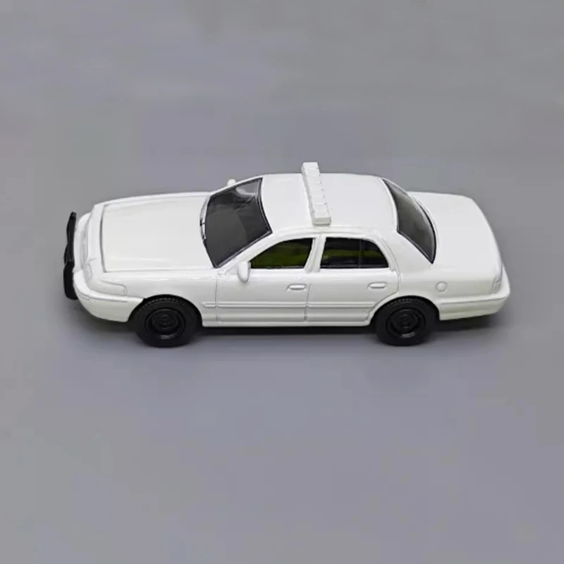 دييكاست الأصلي 1:64 مقياس تاج فيكتوريا اعتراضية سبيكة نموذج محاكاة الديكور الهوايات التذكارية جمع العرض #5