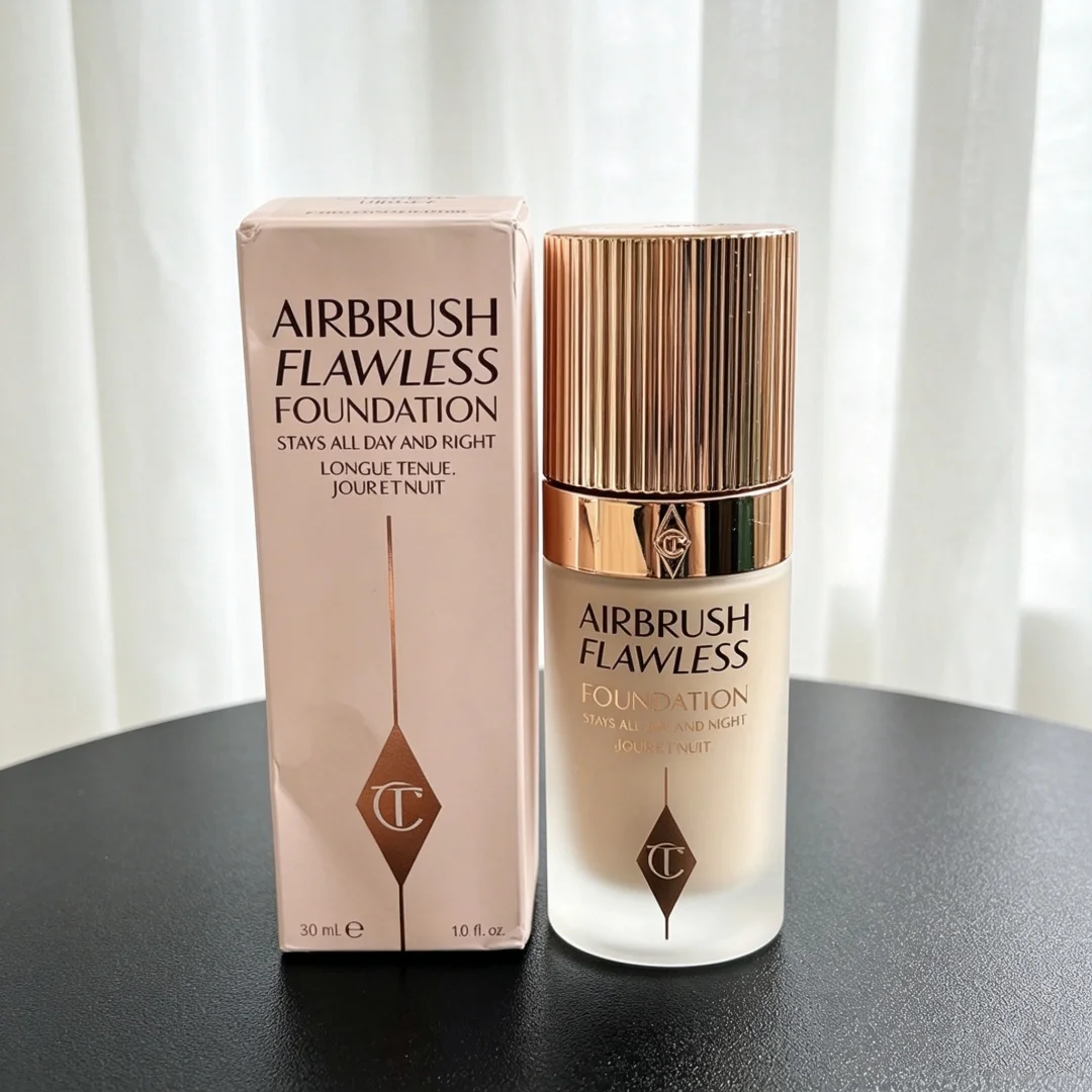 Charlotte Tilbury Liquid Foundation Liquid Setting Spray Seidiger, langanhaltender Concealer, feuchtigkeitsspendendes, konturverstärkendes Gesichts-Make-up