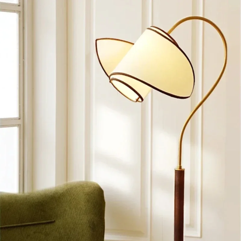 French retro bedroom breeze floor lamp, vintage Nanyang living room solid wood atmosphere lamp