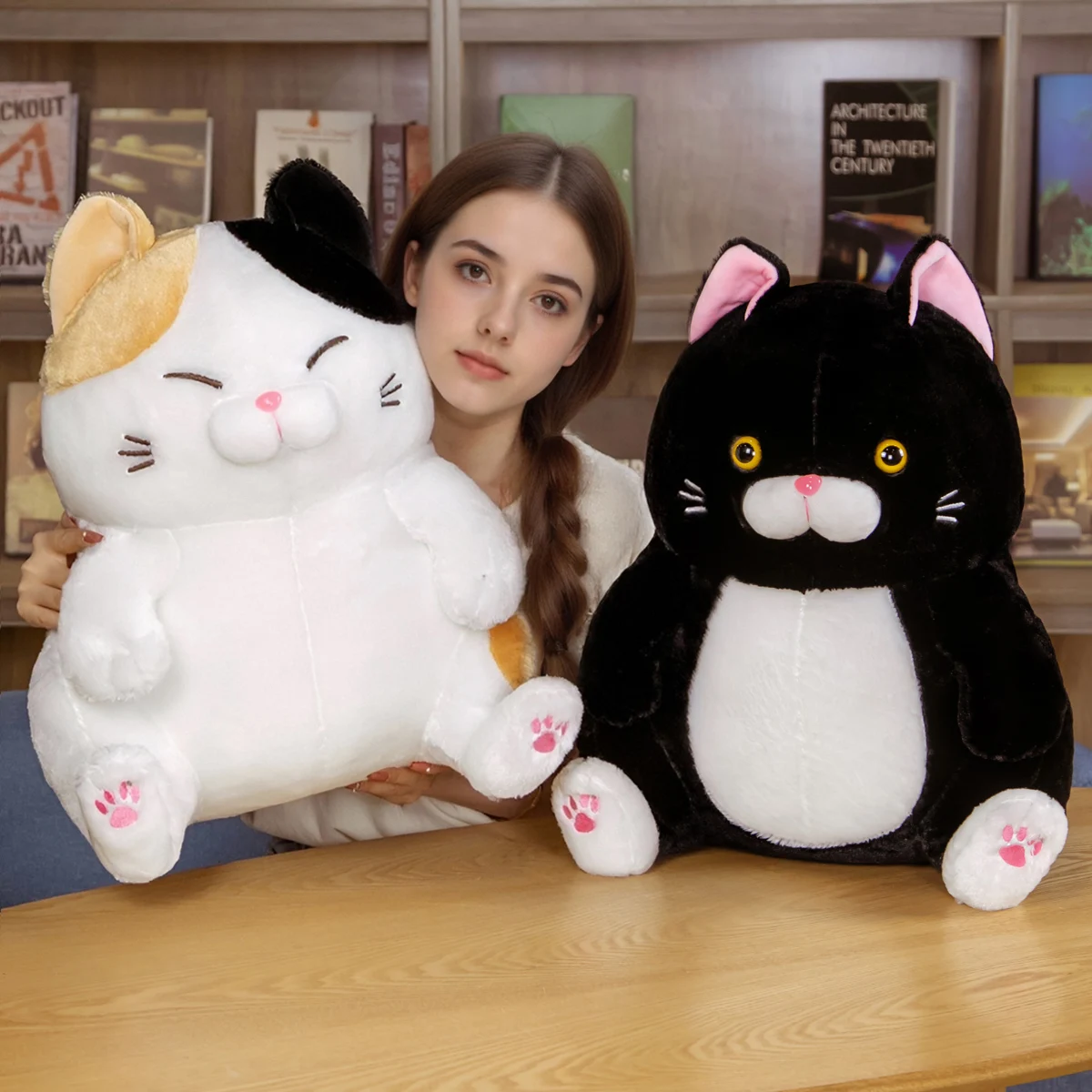 

Мягкая и милая плюшевая игрушка-кукла Lucky Cat для сидения, кошка-талисман для привлечения богатства, подарок на день рождения для украшения дома.