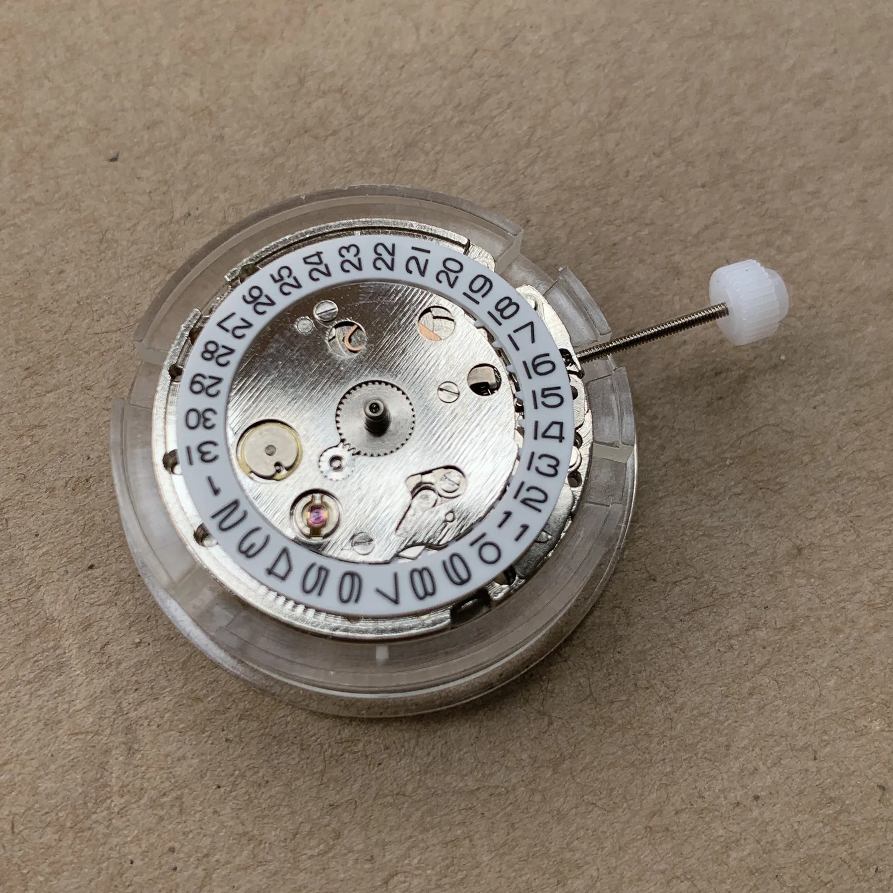 Watch Movement Suitable for Pearl 2813 Movement Three Needles with Calendar Domestic 8205 8215 Automatic Mechanical Movement