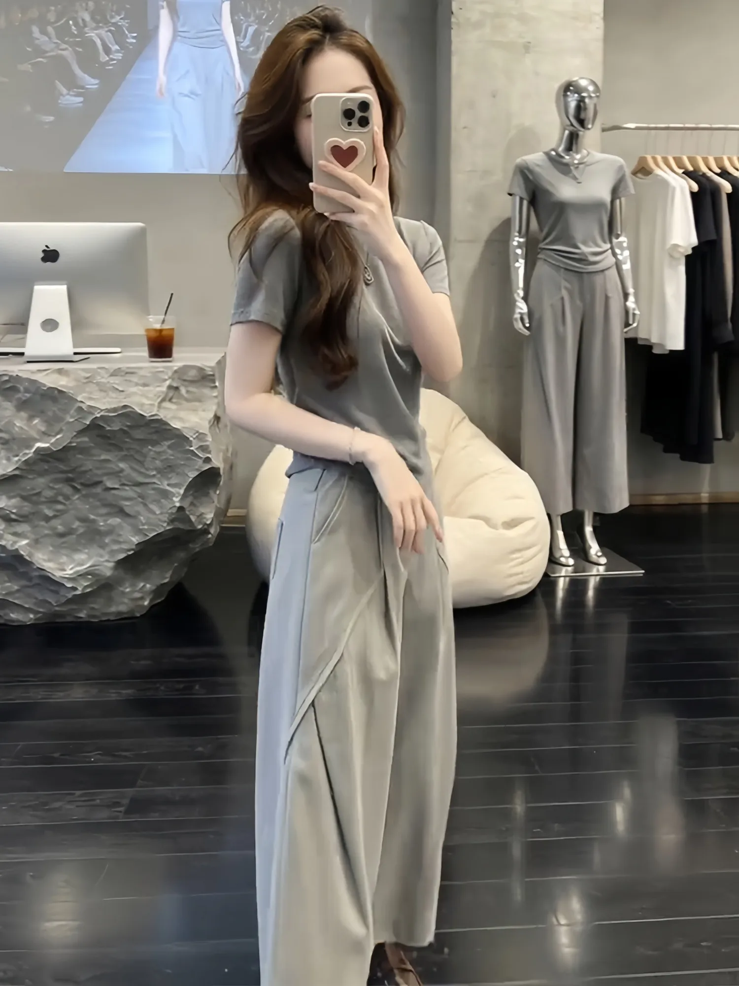 Casual Grey Short Sleeve T-Shirt And Pleated Wide Leg Pants Two Piece Set for Women Summer New Style Slim Fit Fashion Ensemble view 4