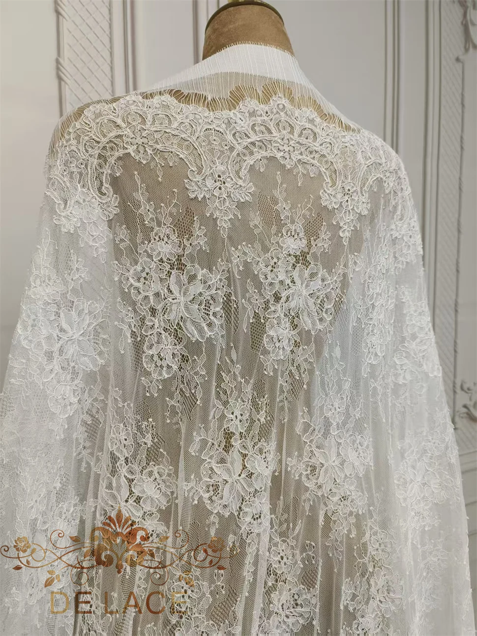 Alta qualidade francês cílios renda floral bordado tecido de renda com fio francês chantilly tecido de renda para vestido de noiva