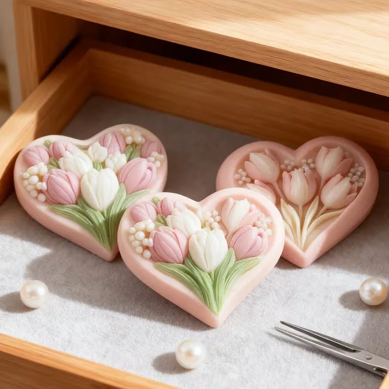 3D heart-shaped tulip silicone mold with clear texture, easy to clean and demould, for handmade DIY soap decoration ornaments Va view 2