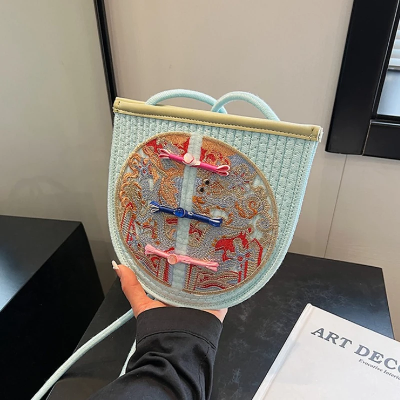 

China Style Embroidery Saddle Shoulder Bags 2024 New Casual Sense of Luxury Unique Design Exquisite Crossbody Bags for Women