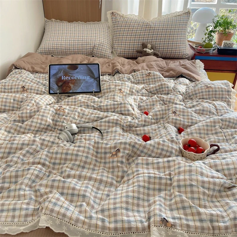 Delicate Touch Summer Duvet Soft Comfortable Quilted Blanket Cool Breathable Quilt Thin Cloud-feeling Comforter Single Double