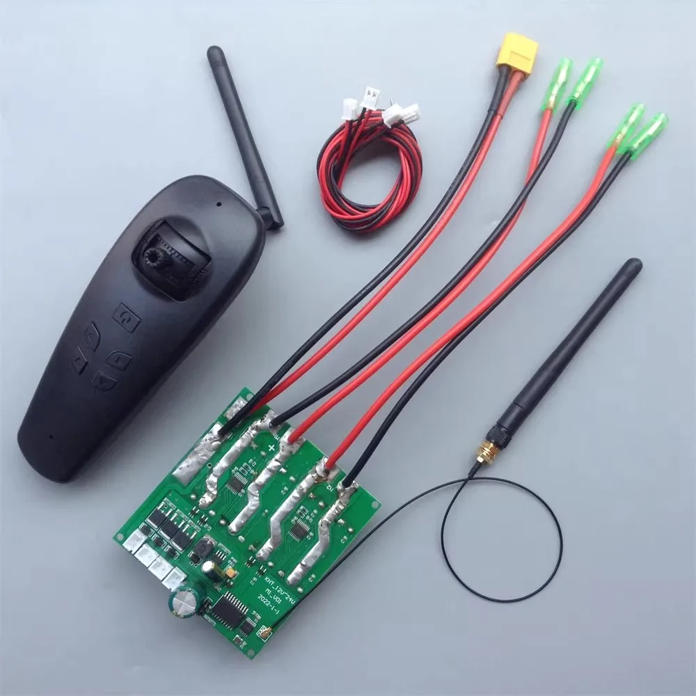 24V High-Power Trawler Remote Control Boat 895 997 Motor, Differential Steering, 700W Speed Control