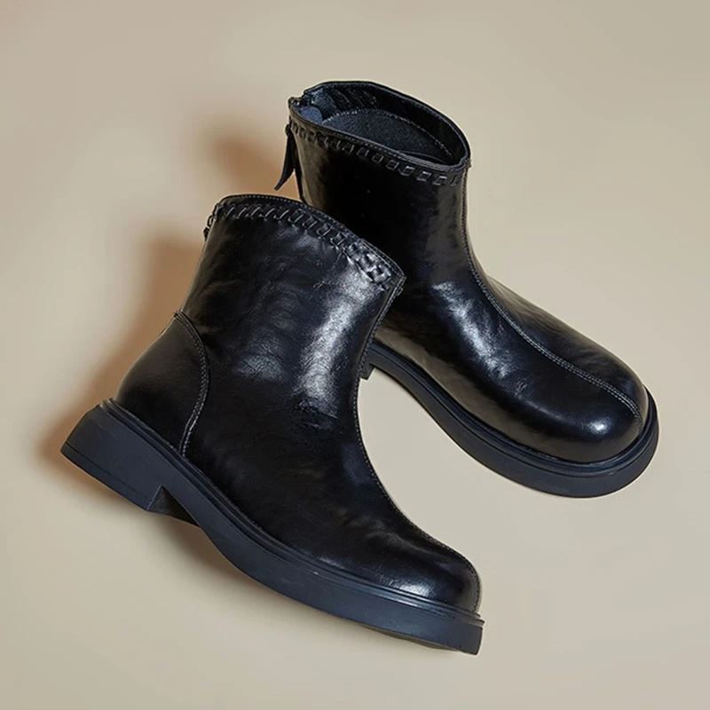 2025 جديد المرأة حذاء من الجلد و أحذية بوت قصيرة جولة تو عدم الانزلاق النساء الأحذية حجم كبير المنسوجة ريترو ستايل الإناث دراجة نارية الأحذية