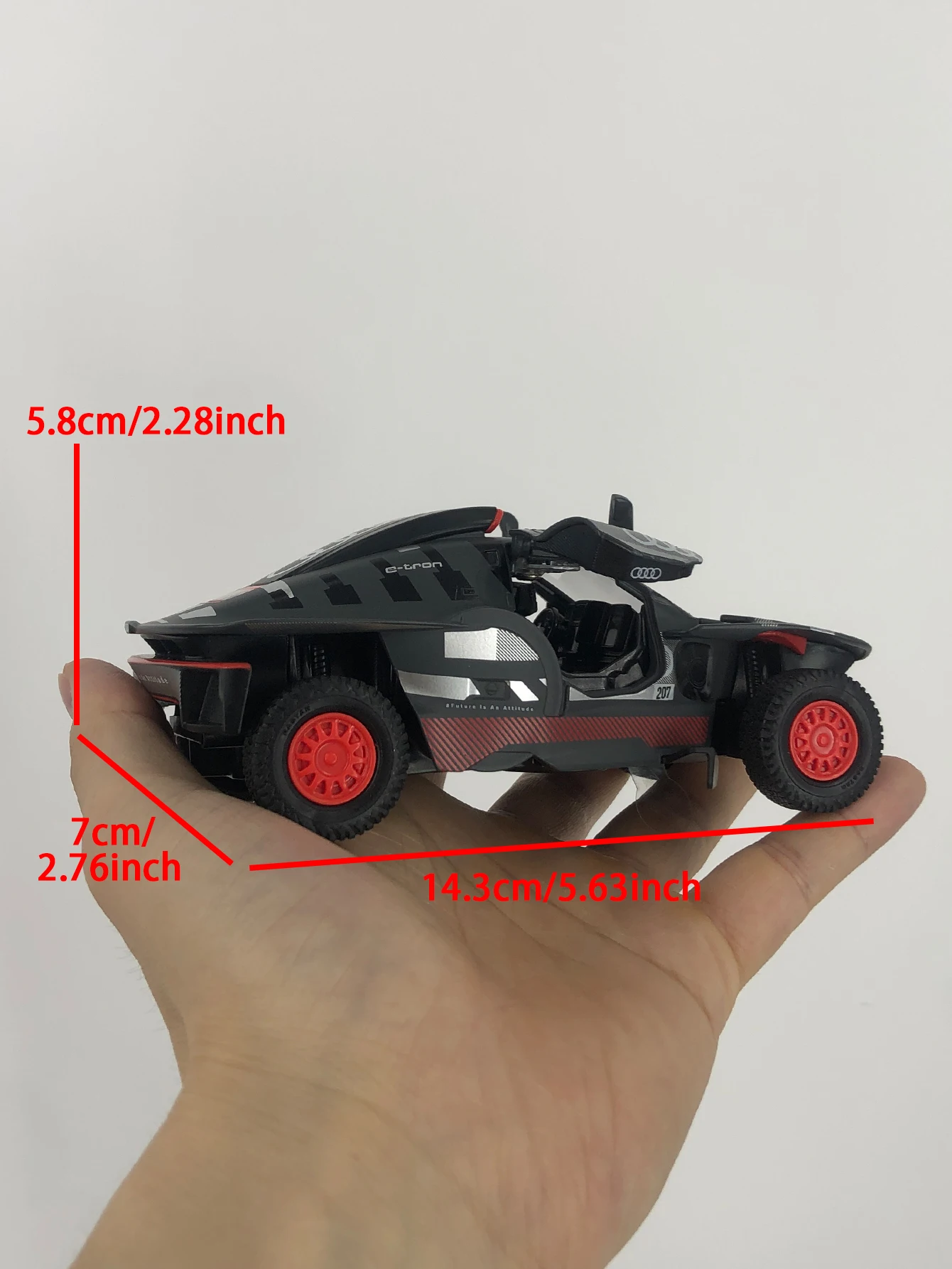 Rastar 1:32 simulation zinc alloy Audi RS Q E-TRON model car, static ornament, metal collectible gift car