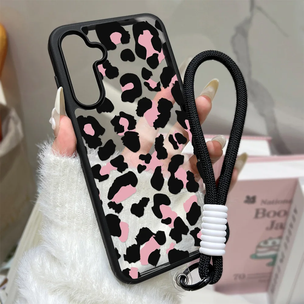 Capa de Celular com Estampa de Leopardo para Samsung Galaxy S25 S26 Ultra S24 FE S23 A56 A16 A57 A37 A17 A36 A55 A26 A07 com Alça de Pulso