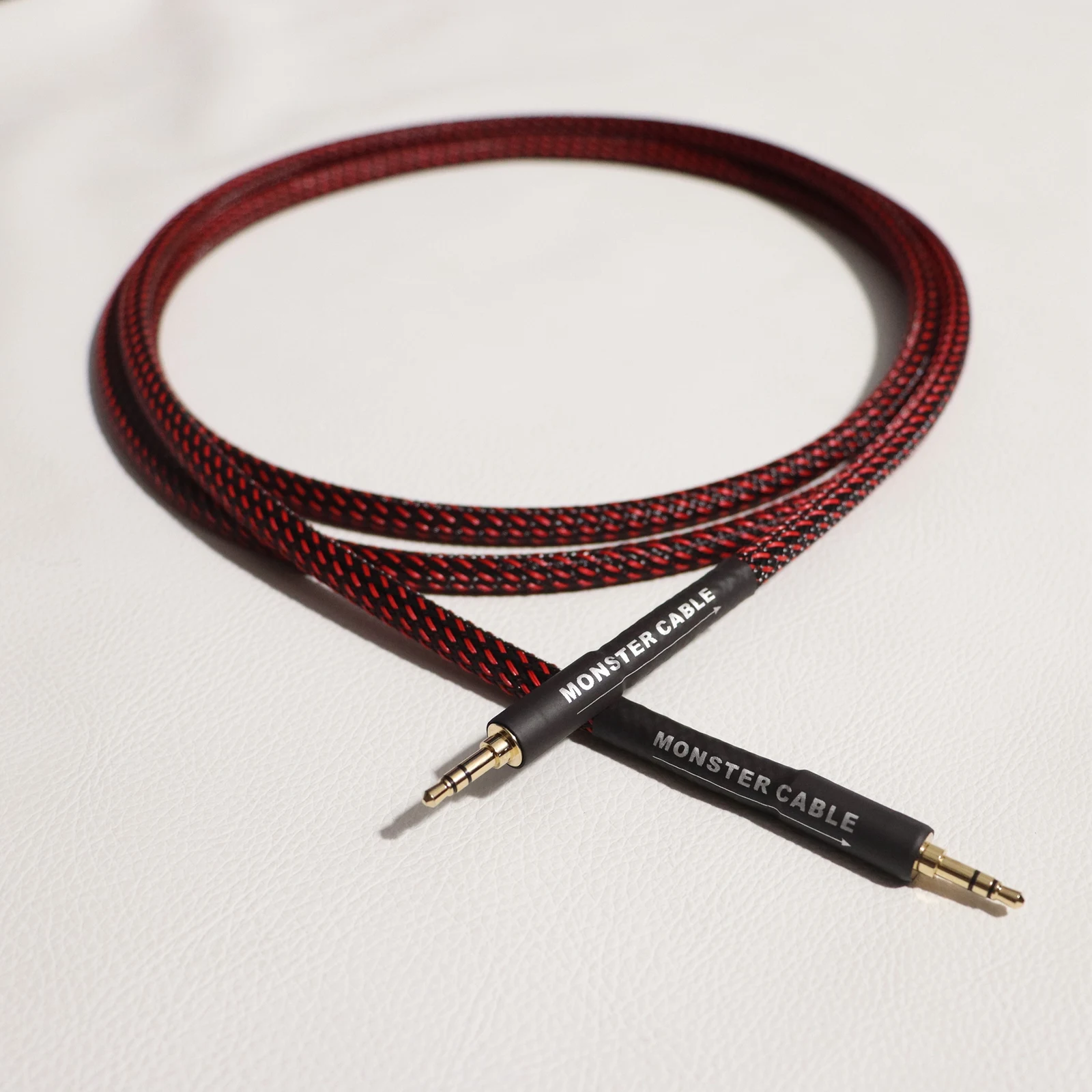 High quality low price Monster Aux Cable Speaker Wire 3.5mm to 3.5mm male plug Jack Audio Cable Low Noise