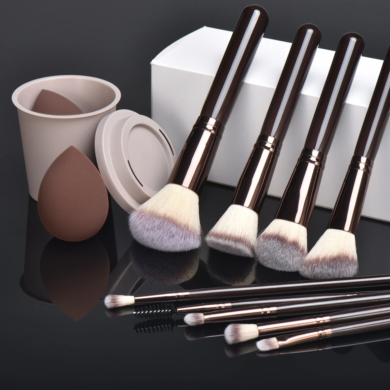 Coffee-Colored Makeup Brush Set with Wooden Handles 10-Piece Ladies Cosmetic Tools including Makeup Sponges
