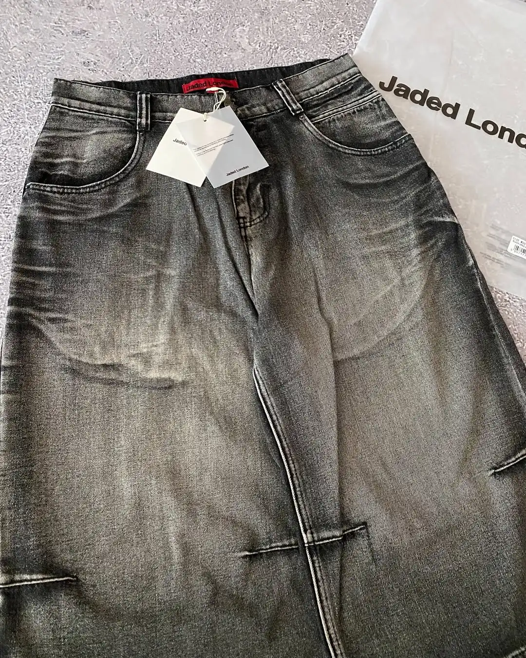 Harajuku Popular Knee Length Denim Shorts Retro Rivet Design Street Wing Pattern Y2K Fashion Punk Loose Wide Leg Pants Men Women