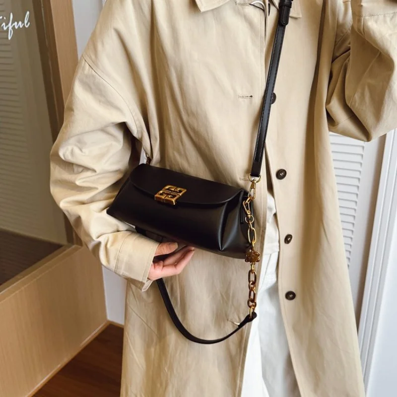 

Women's Handbag Made Of Comet-Patterned Leather Featuring Trendy Skopje Lightweight Soft Daily Look​