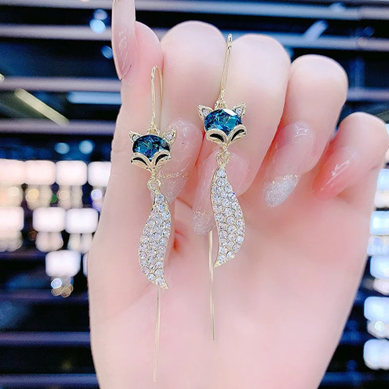 New Fashion Trend Blue Crystal Fox Leaf Pendant Ear Wire for Women Elegant Personality Temperament Girls Party Jewelry Gift