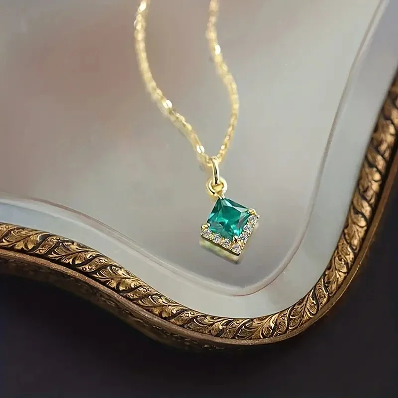 Princess Square Green Cubic Zirconia Pendant Necklace Fashion Contracted Design Women's Neck Accessories Wedding Jewelry
