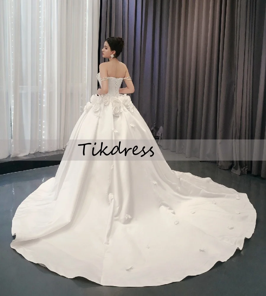 Romantico abito da sposa floreale rosa 3D 2025 Elegante abito da sposa country con corsetto in raso morbido con perline Affascinante sposa personalizzata