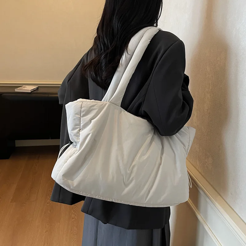 

Зимняя стеганая хлопковая нейлоновая сумка-тоут для женщин, зимняя сумка-пуховик, большая вместительная легкая повседневная сумка для путешествий