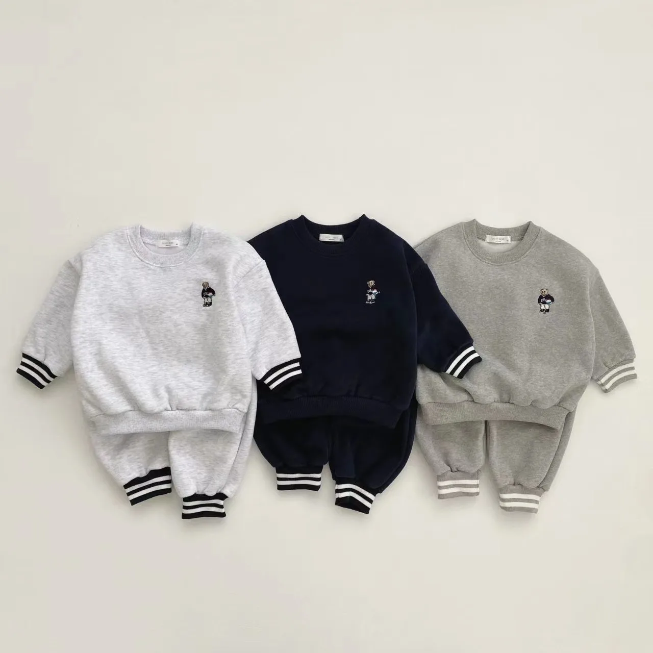 

2025 Winter New Children Long Sleeve Clothes Set Boys Cute Bear Fleece Sweatshirt + Pants 2pcs Suit Kids Casual Sports Outfits