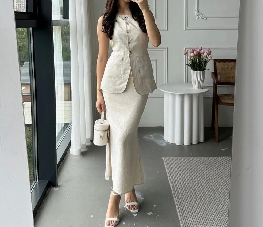 

Two Piece Set Women Outfit 2024 Summer Solid Color Sleeveless Slim Fitting Button Vest & Temperament Commuting Long Skirt Set