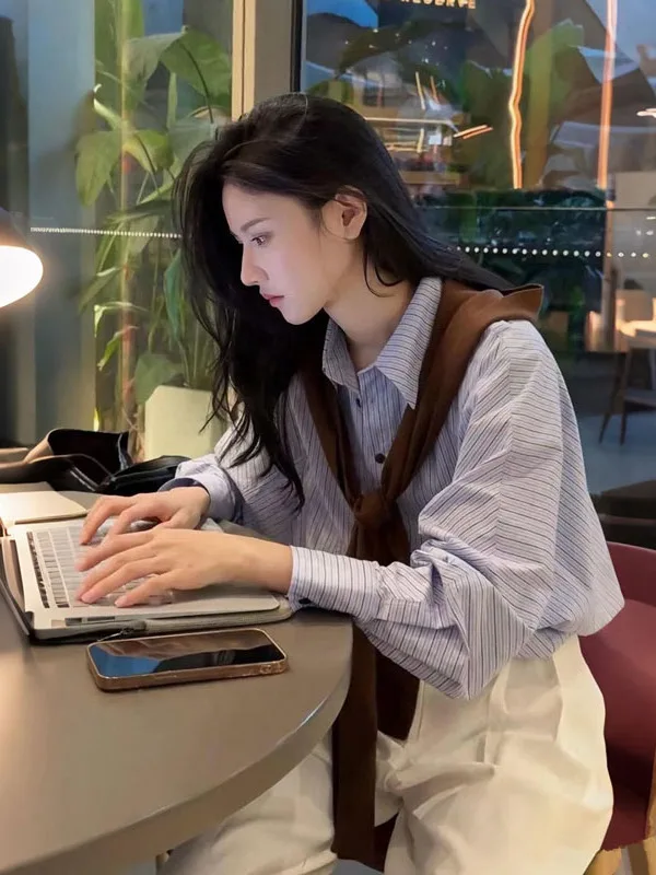 

Fashionable Checkered Women's Suit Set Light Maturity Commute Style Coffee Color Shawl Long Sleeve Neck Loose Fit Autumn
