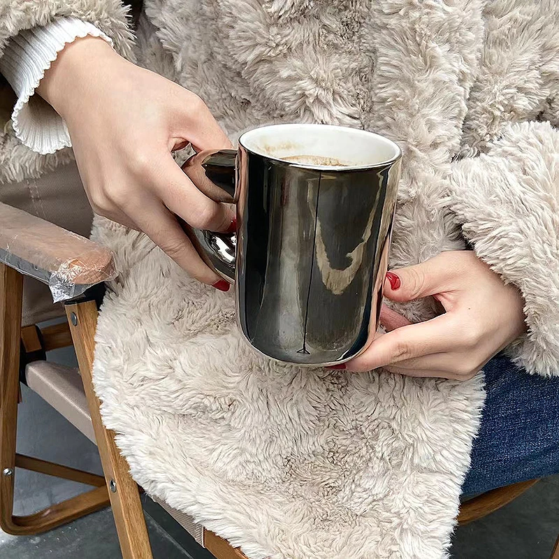 

Серебряная кружка с гальваническим покрытием в скандинавском стиле, огромная ручка, кофейная искусственная керамическая кружка для девушек, креативная парная посуда для напитков, подарок