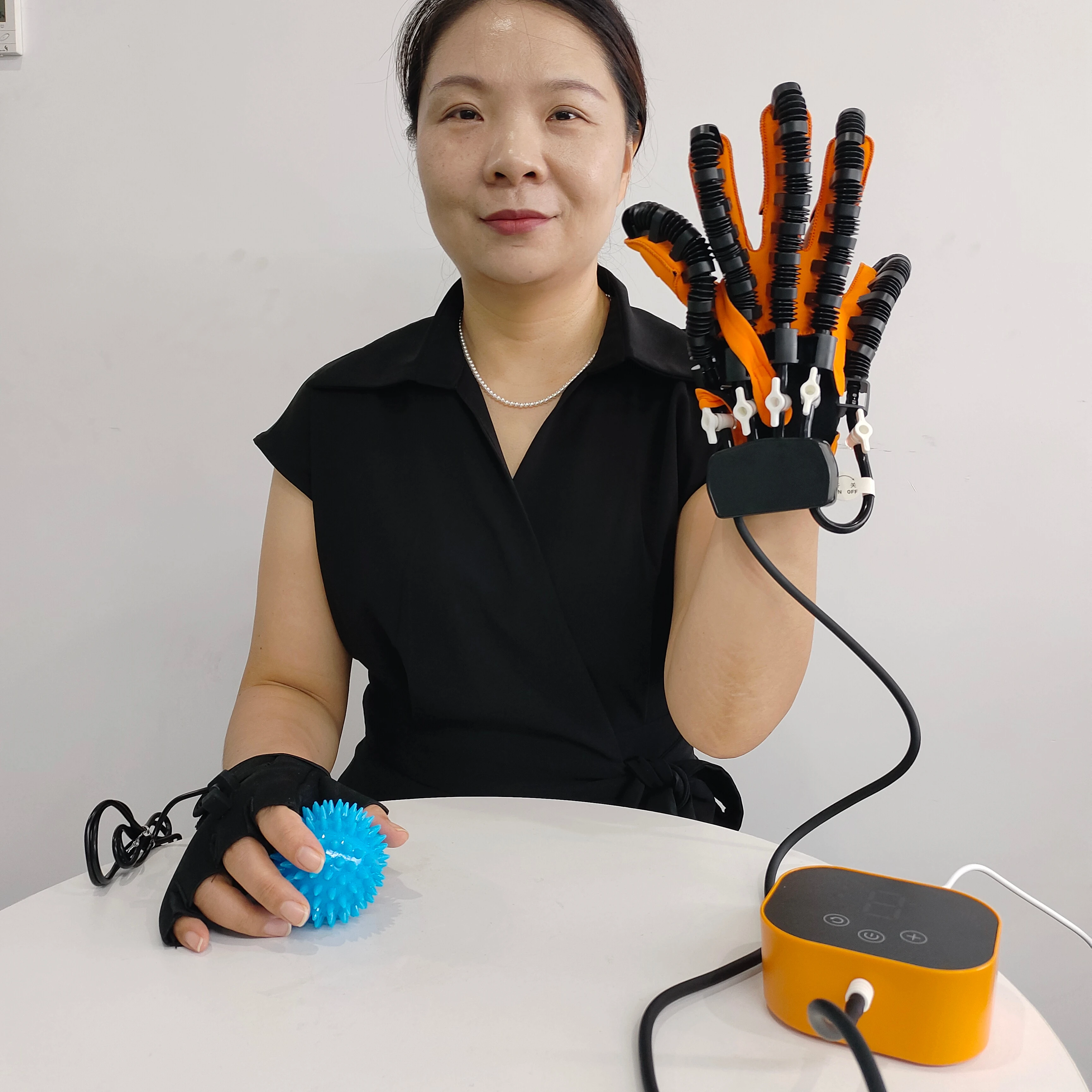 

Electric Intelligent Robot Rehabilitation Gloves Five-finger Split Trainer Hand Rehabilitation Gloves