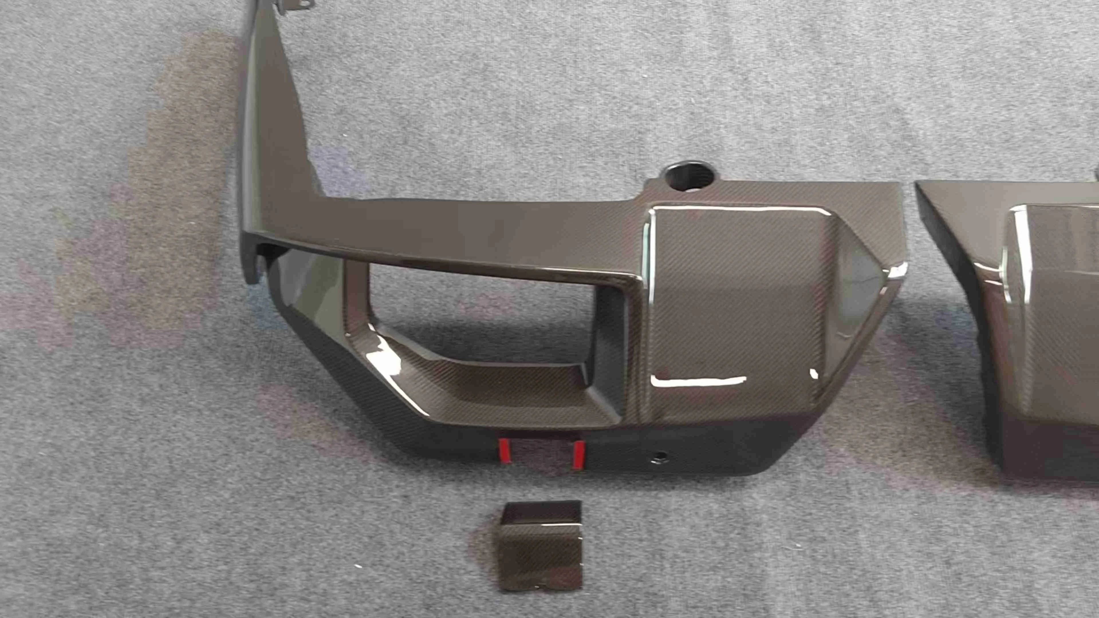 High Quality Dry Carbon Fiber Mp Rear Diffuser for M5 Sedan G90 Touring G99 MP Style Prepreg Carbon Fiber Rear Diffuser 2024+