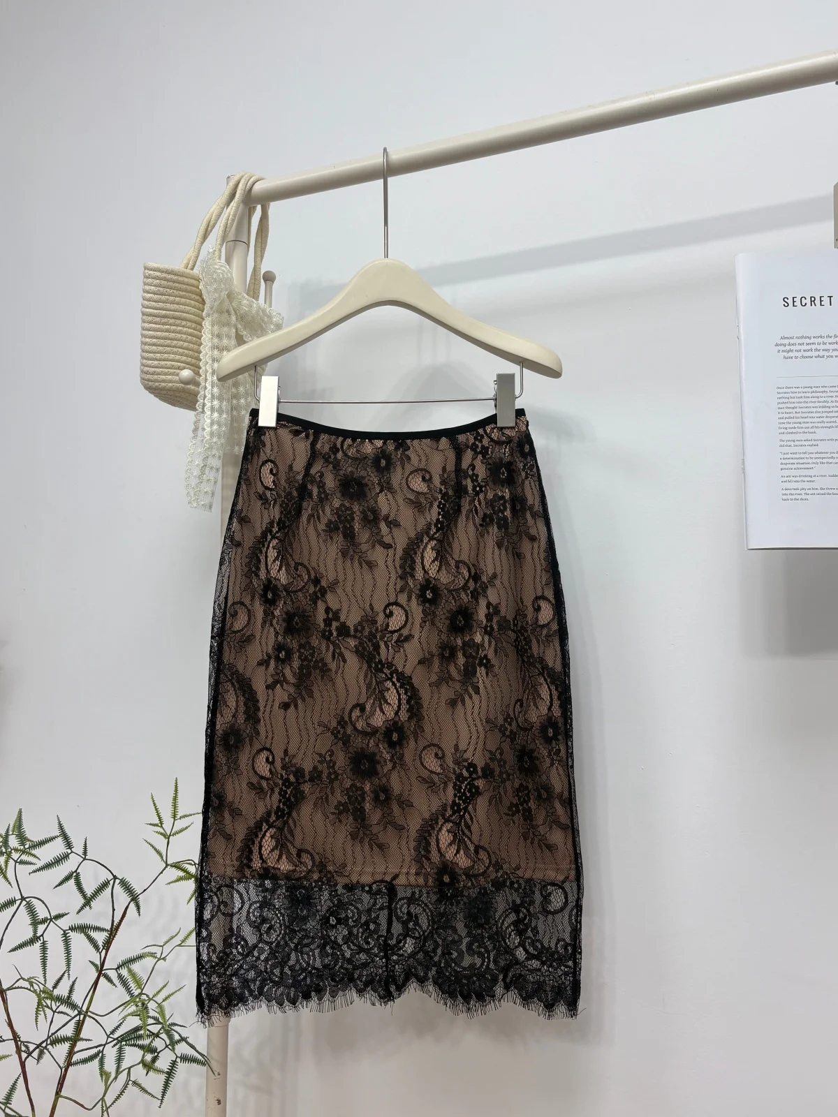 Eleganter Damen-Sommerrock mit Spitze und Blumenmuster, Wadenlänge, Vintage-Stil, Schlanker Schnitt