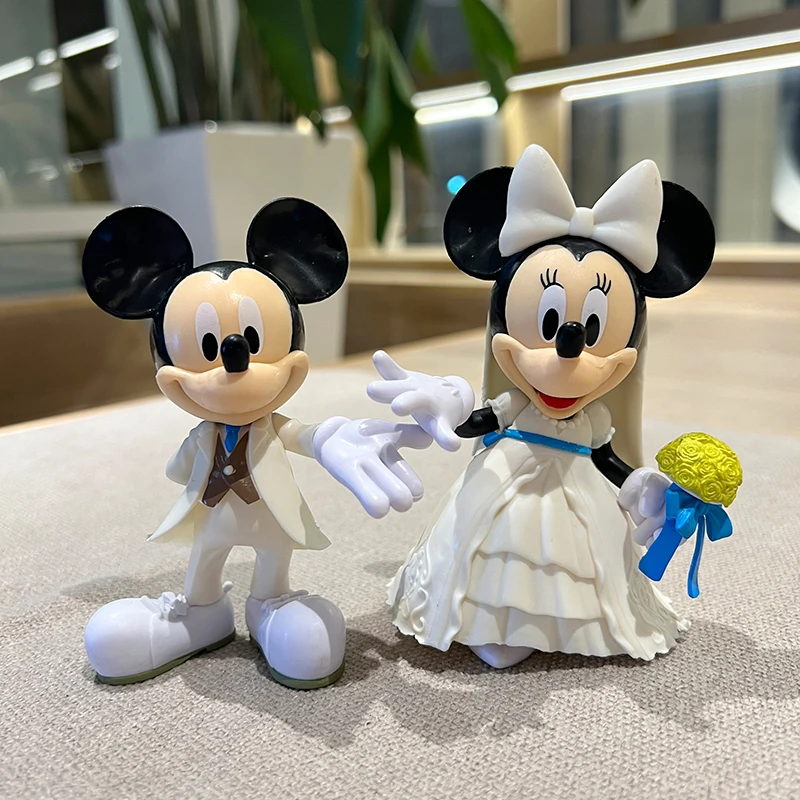 Mickey Minnie Wedding White Wedding Dress Donald Duck Hand Cake Decoration Certificate Doll Decoration Model Toys