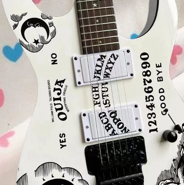 Electric guitar can be customized, factory price classic style, smiling face picture, multiple colors, free and fast delivery