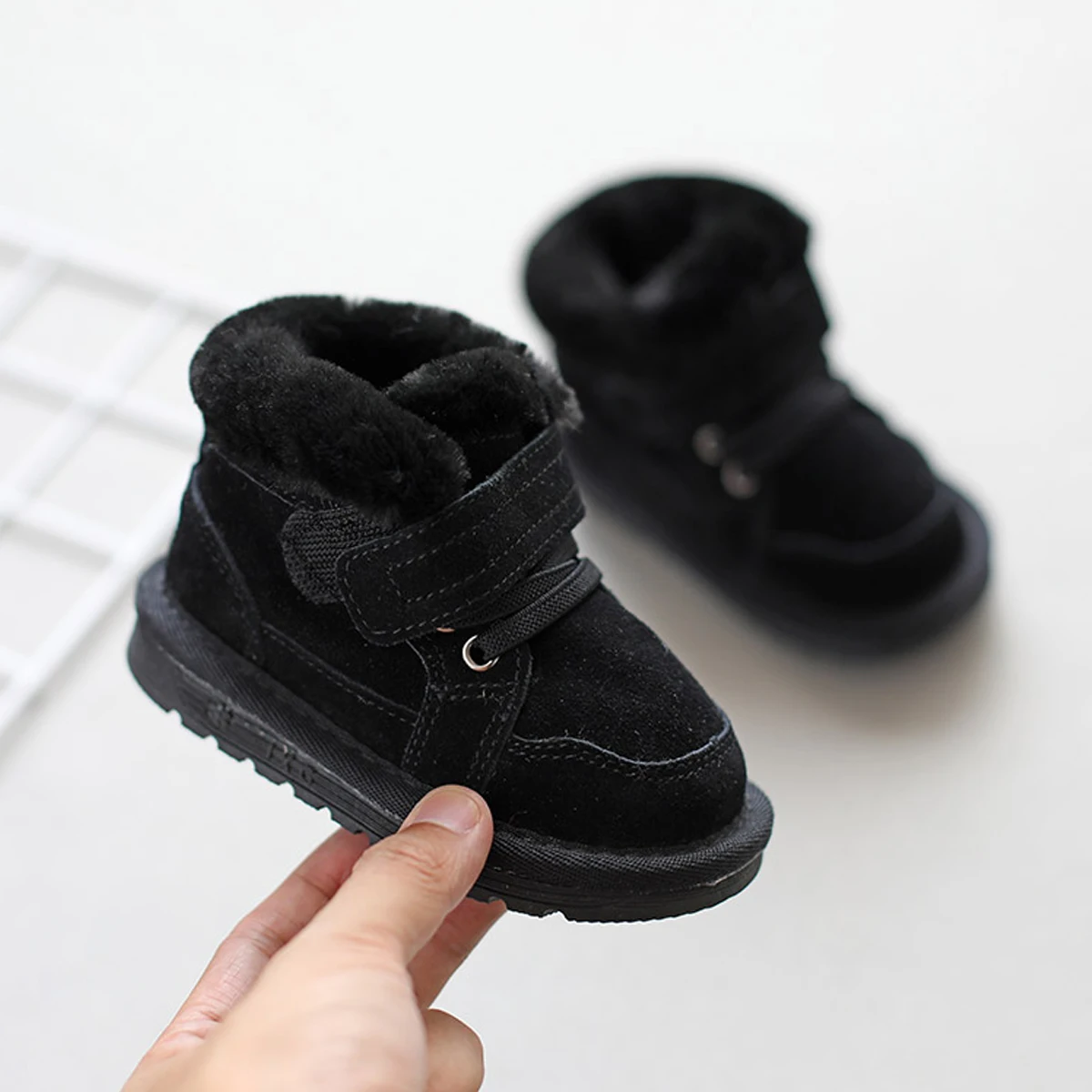 Botas de neve acolchoadas para bebês meninos e meninas, sola de borracha quente, antiderrapante, sapatos de interior e exterior, inverno