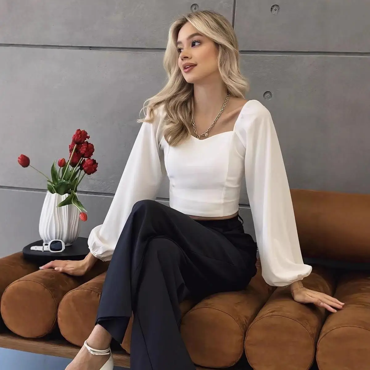 

Women's Square Collar Long Sleeve T-Shirt Casual Style Comfortable Fit Top for Ladies Winter Collection Fashionable Trend